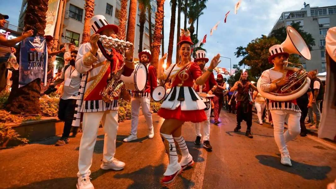 Kaleiçi’nde Dünya Sahne Alıyor: 21 Ülke, 26 Şehir, Tek Festival! 4